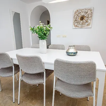 Coto Real Naxos 202 דירה *